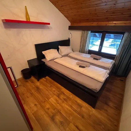 Zentrale Mit 3 Zimmern Daire
