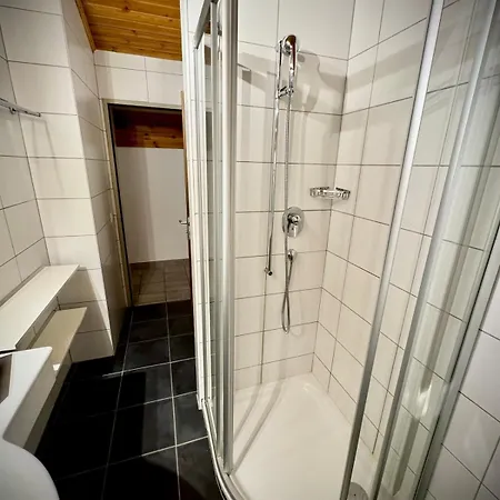 Zentrale Mit 3 Zimmern 아파트