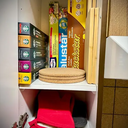Zentrale Mit 3 Zimmern 아파트 *