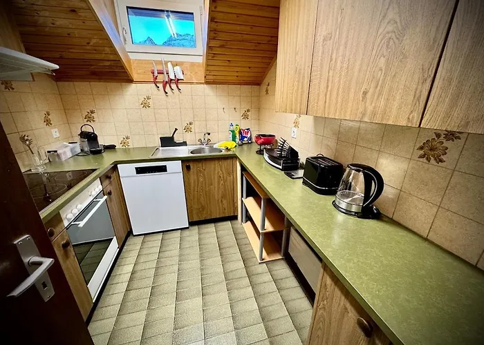 Zentrale Mit 3 Zimmern Daire